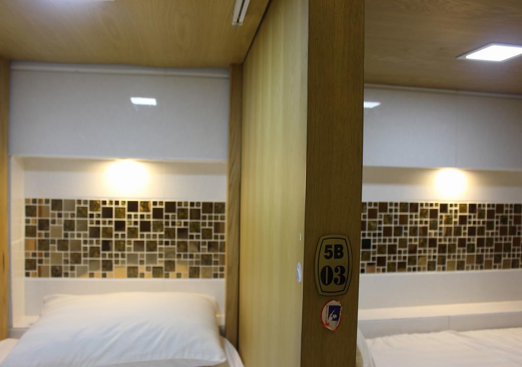 Vintage Hostel Saigon Хошимин Екстериор снимка